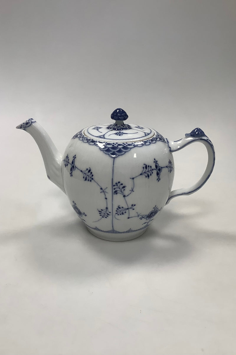 Royal Copenhagen Blue Fluted Half Lace Tea Pot No 611