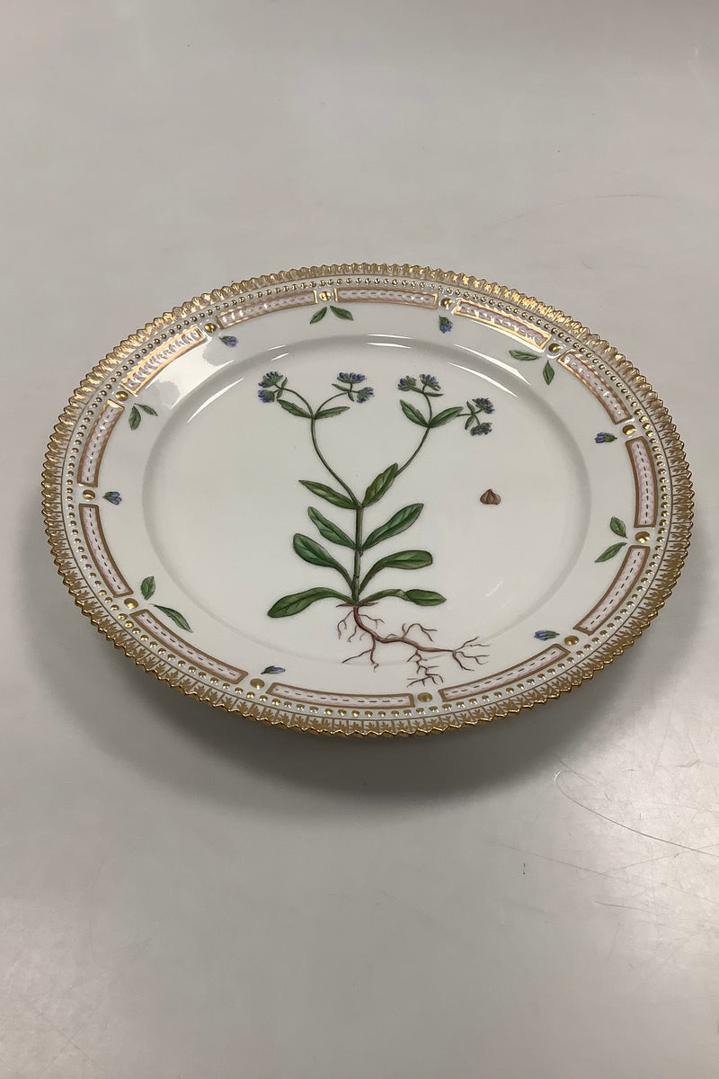 Royal Copenhagen Flora Danica Lunch plate flat no. 3572