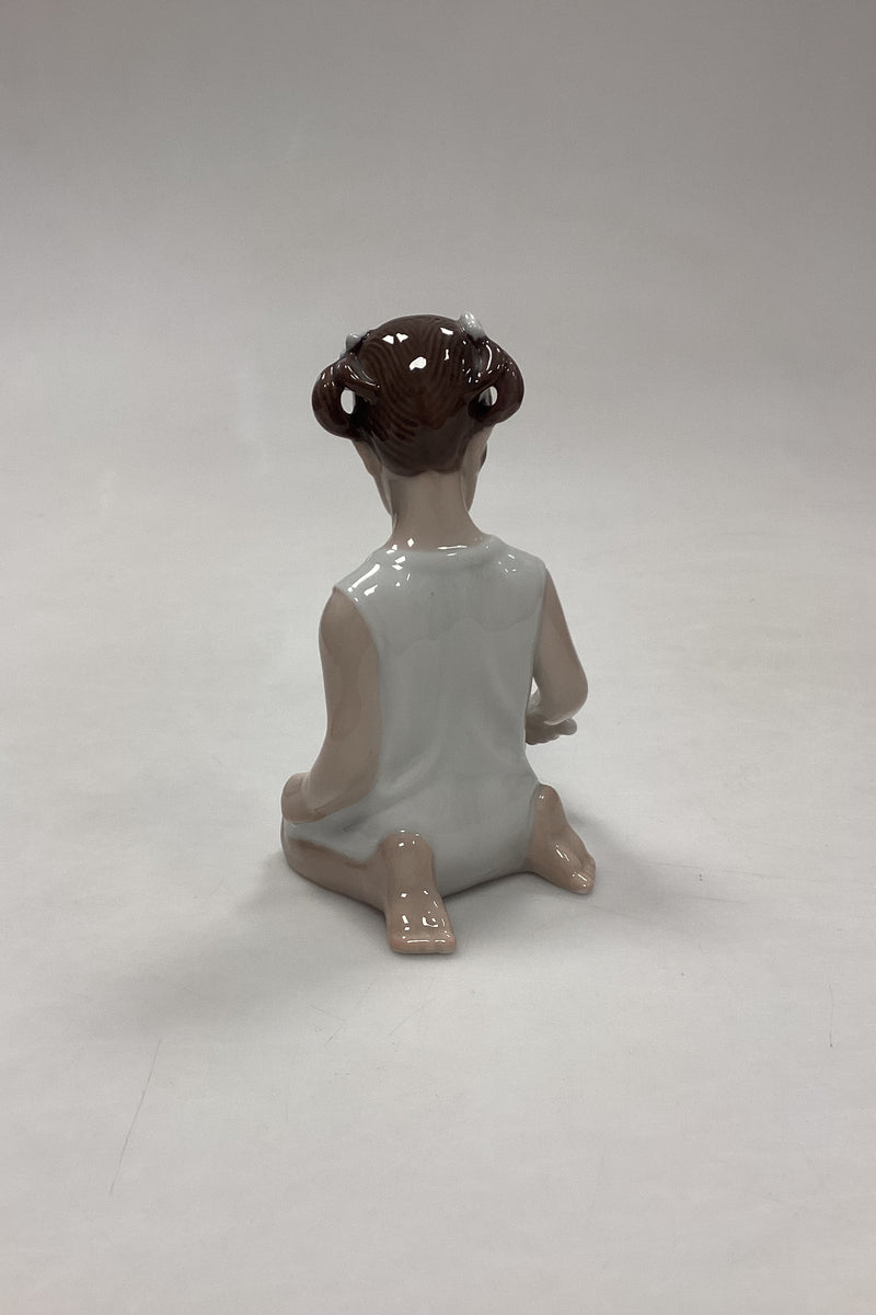 Lyngby Porcelain figurine of Girl with Bucket No. 20