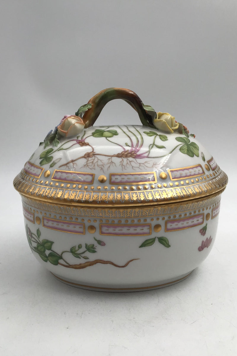 Royal Copenhagen Flora Danica Large Sugar Bowl / Small Lidded Tureen No. 20/3582.