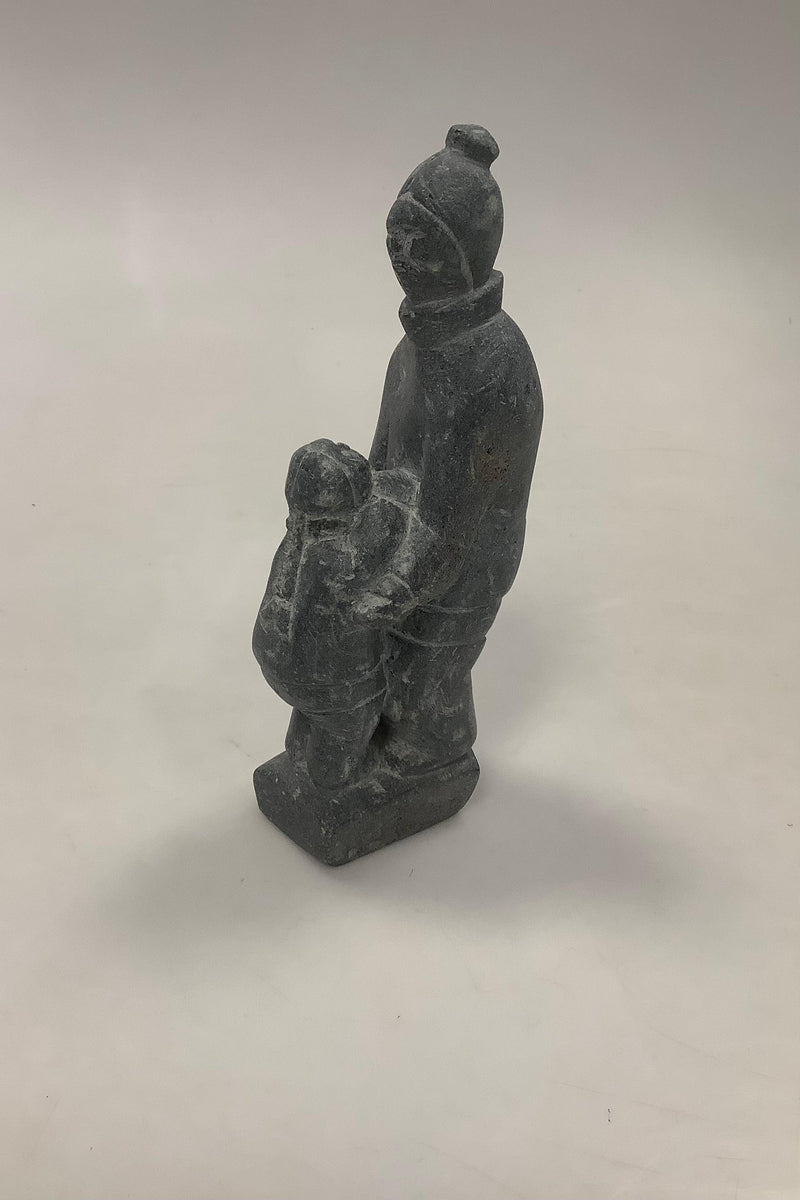 Grønlandsk Fedtstensfigur af Inuit Kvinde og barn - Danam Antik