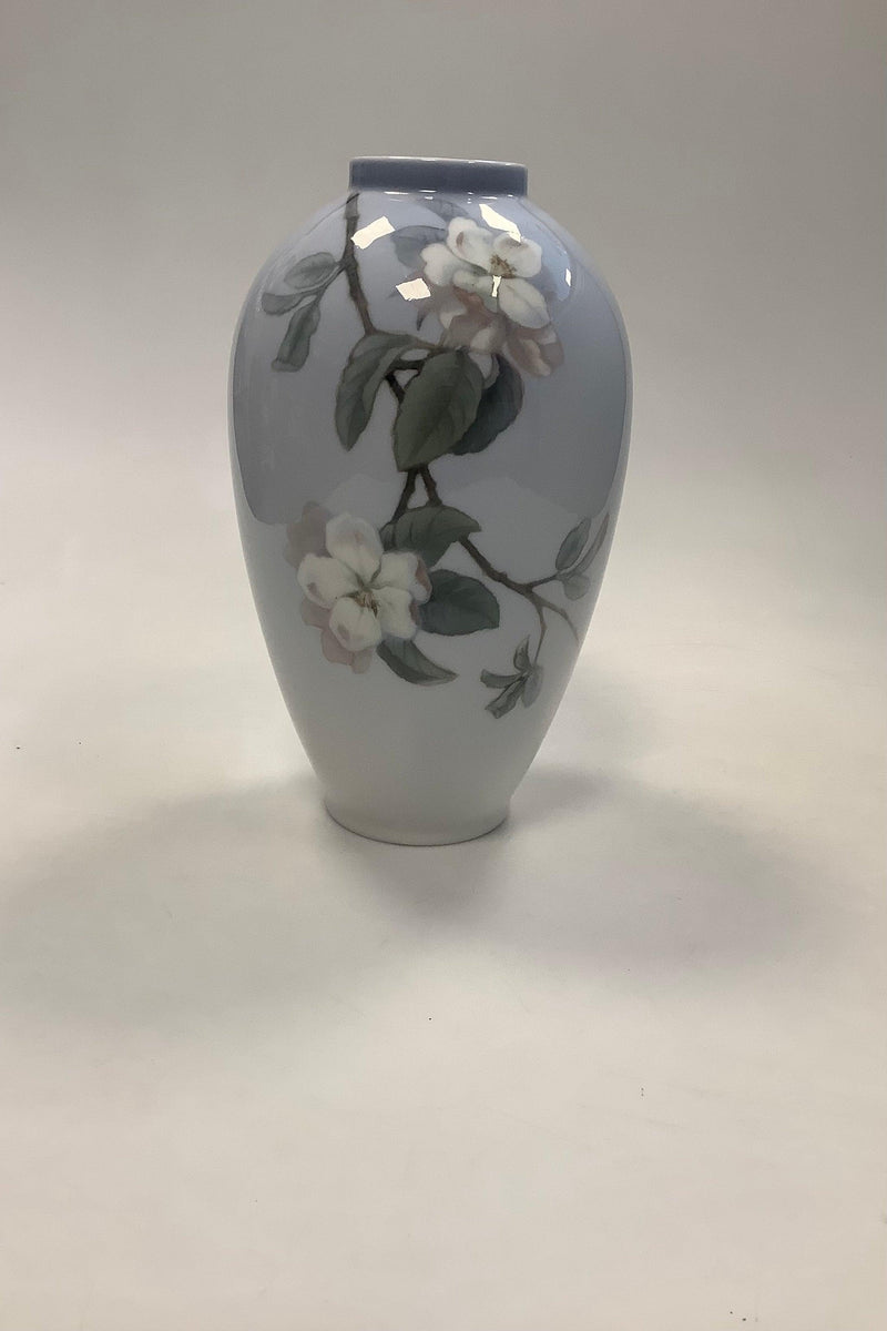 Royal Copenhagen Art Nouveau vase No. 53/47D med Blomster - Danam Antik