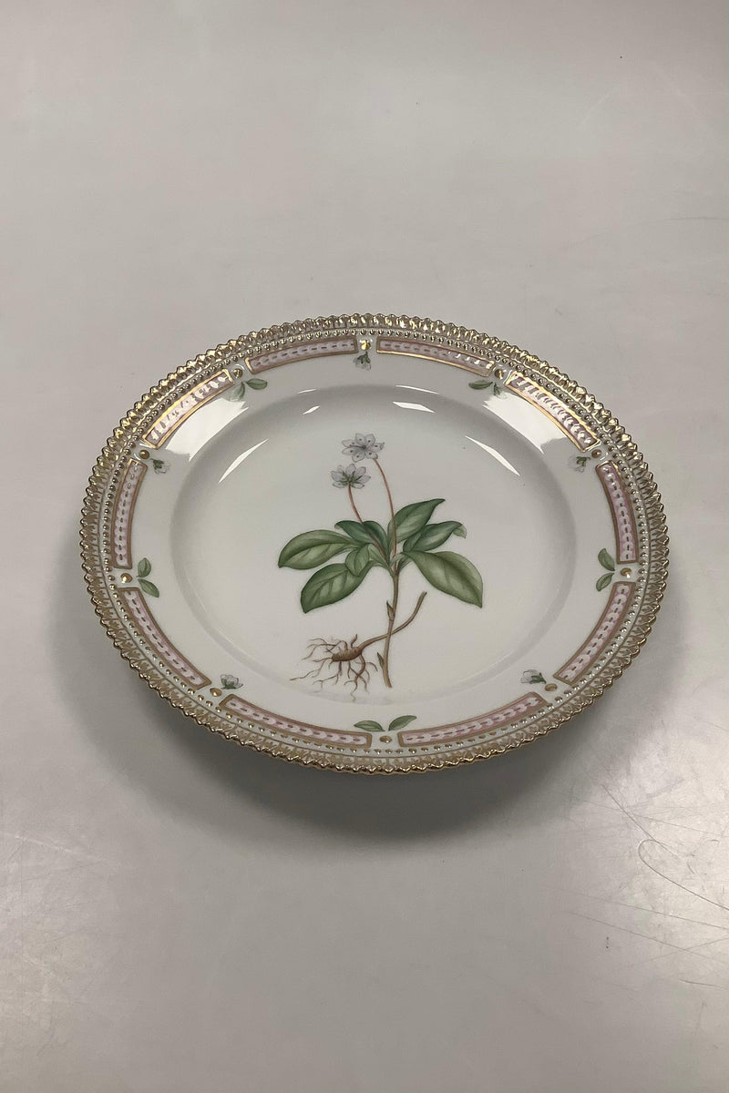 Royal Copenhagen Flora Danica Salat Tallerken No 20 / 3573 - Danam Antik