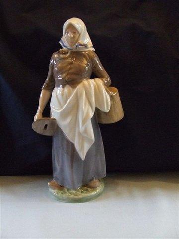 Royal Copenhagen Figur Malkepige No 899 - Danam Antik