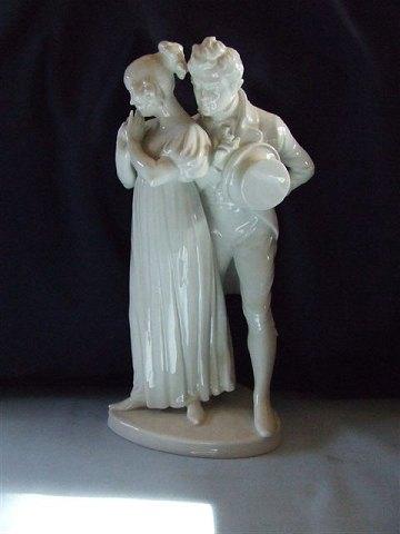 Royal Copenhagen Figur Frierscene No 1680 - Danam Antik