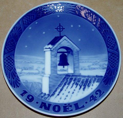 Royal Copenhagen Juleplatte fra 1942 med Fransk indskription "Noel" - Danam Antik