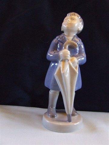 Royal Copenhagen Figur April Dreng med Paraply No 4526 - Danam Antik