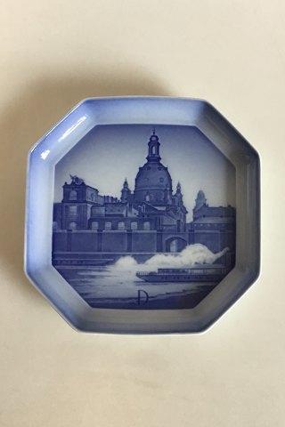 Bing og Grøndahl Alfabet Platte Dresden. Designet i 1933-1934 af Ove Larsen - Danam Antik