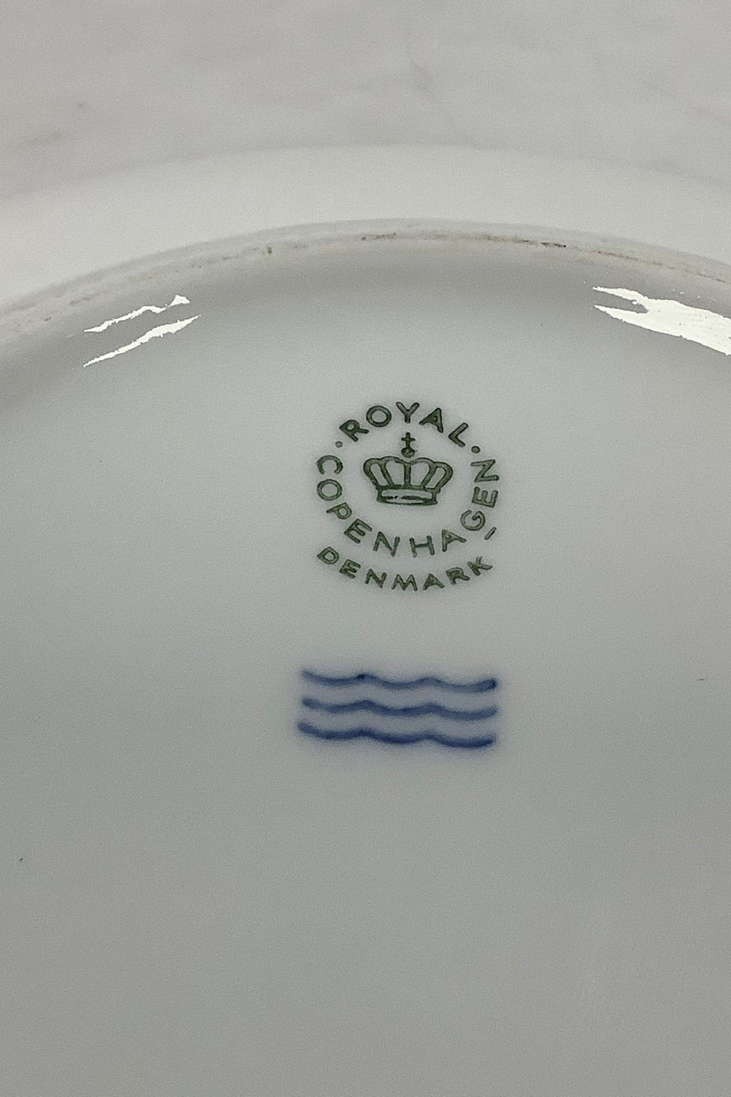 Royal Copenhagen Hvidt Porcelæn Dybtallerken - Danam Antik