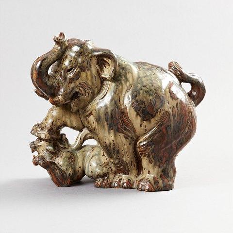 Royal Copenhagen Knud Kyhn Stentøjsfigur af Elefant og løve No 20165 - Danam Antik