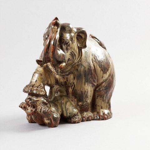 Royal Copenhagen Knud Kyhn Stentøjsfigur af Elefant og løve No 20165 - Danam Antik