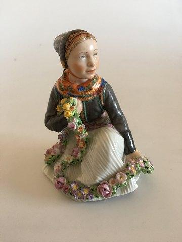 Royal Copenhagen Overglasur figur af Amager Blomster Pige No 12412 - Danam Antik