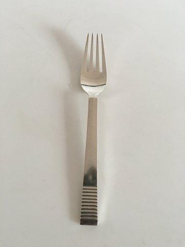 Georg Jensen Sterling Sølv Relief Stor Spisegaffel No 002A - Danam Antik