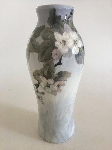 Royal Copenhagen Unika Vase med Blomstret Grene Motiv fra 1914 af J.M.Lorenz - Danam Antik