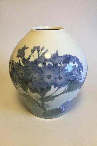 Imperial Porcelain Factory Russisk Stor vase/krukke dekoreret med blomstermotiv. Stemplet St. Petersborg. Fra 1909 - Danam Antik