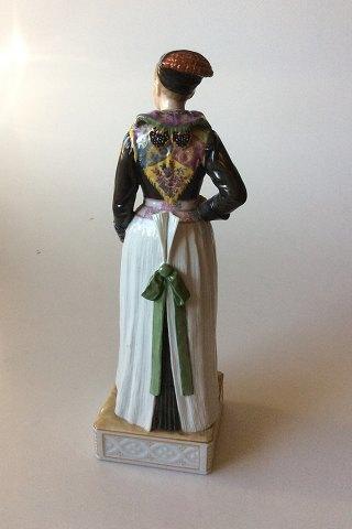 Royal Copenhagen Overglazur figur 12104 Grith Jan Hansens Datter Kokkedragt, Amager 30 cm - Danam Antik