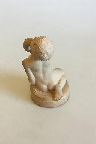 P. Ipsens Enke Terracottafigur af siddende dreng No 862 - Danam Antik