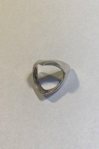 Dansk Sterling Sølv Ring (Bispehue) - Danam Antik