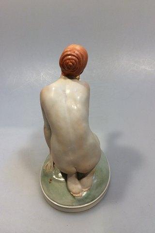 Royal Copenhagen Figur af pige med spejl No 1244. Designet af Gerhard Henning - Danam Antik