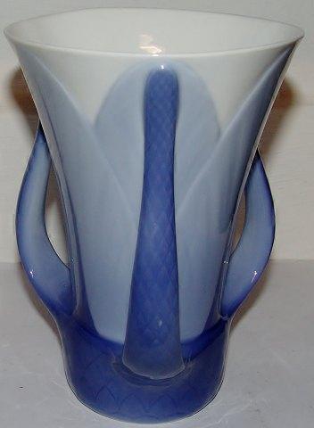 Royal Copenhagen Art Nouveau vase med 3 håndtag No 8 - Danam Antik