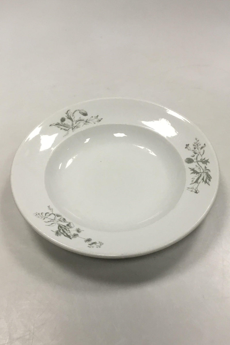 Royal Copenhagen Hotelporcelæn dekoreret med vilde planter Dyb Tallerken No 6002 - Danam Antik