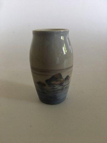 Bing & Grøndahl Miniature Vase No. 8352/257 - Danam Antik