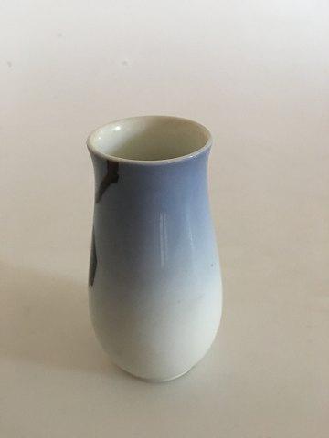 Bing & Grøndahl Vase No. 6986/212 med Syren Dekoration - Danam Antik