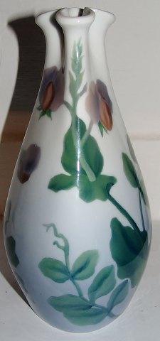 Bing og Grøndahl Art Nouveau Vase i en triangular form No 1185/58 - Danam Antik