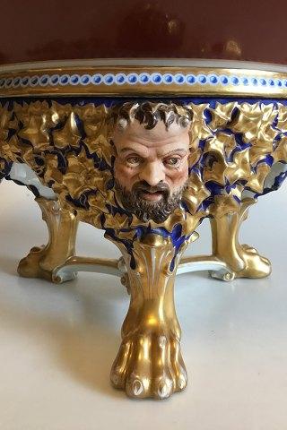 Bing og Grøndahl Punchbowle på stand af porcelæn, dekoreret i rød, blå og guld. - Danam Antik