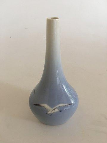 Bing og Grøndahl Triangulær Art Nouveau Vase med måger No 1714/59 - Danam Antik