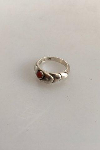 Georg Jensen Sterling Sølv Ring No 362 prydet med rød sten. - Danam Antik