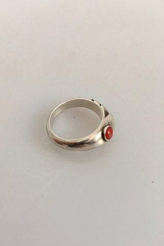 Georg Jensen Sterling Sølv Ring No 362 prydet med rød sten. - Danam Antik