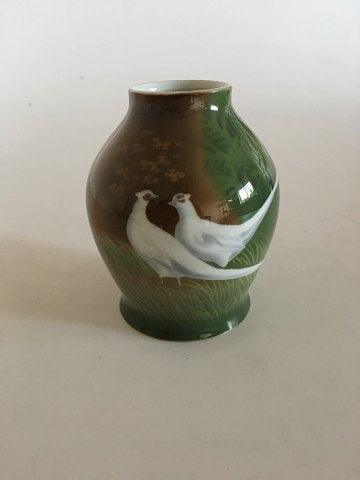 Heubach Art Nouveau Vase med dekoration af to Hvide Fasaner - Danam Antik