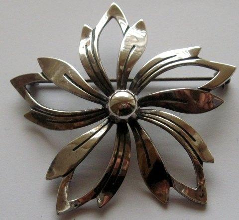 N.E. From Broche i Sterling Sølv - Danam Antik