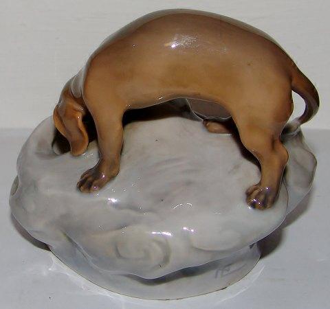 Royal Copenhagen Art Nouveau Hund på høj Skål No 693 - Danam Antik