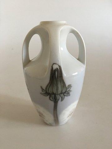 Royal Copenhagen Art Nouveau vase med 4 hanke med Mælkebøtte No 342/220 - Danam Antik