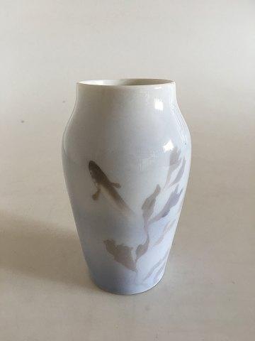 Royal Copenhagen Art Nouveau vase med fisk No 89/88B - Danam Antik