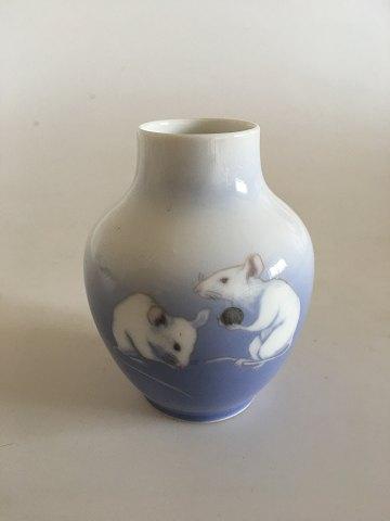 Royal Copenhagen Art Nouveau Vase Med Hvide Mus No 70/45A - Danam Antik