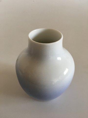 Royal Copenhagen Art Nouveau Vase Med Hvide Mus No 70/45A - Danam Antik