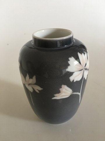 Royal Copenhagen Art Nouveau Vase med lyserøde blomster 97/18 - Danam Antik