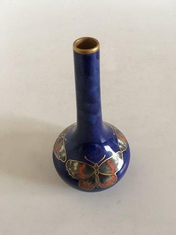 Royal Copenhagen Art Nouveau Vase med sommerfulgle med guld dekor No 1638/202 - Danam Antik