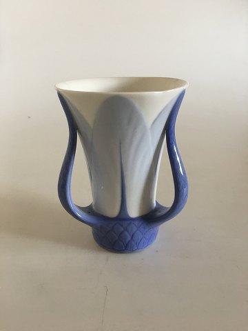 Royal Copenhagen Art Nouveau Vase med Tre Hanke No 8 - Danam Antik