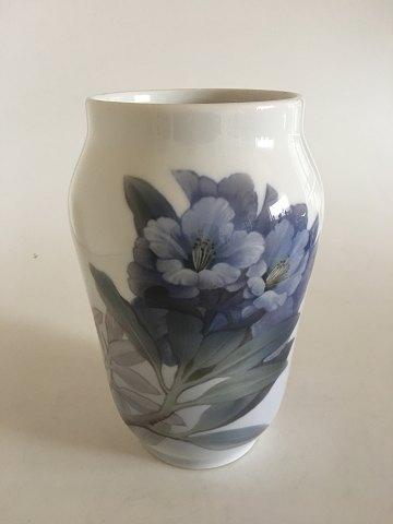 Royal Copenhagen Art Nouveau Vase No 845/1217 Med Blå Blomstermotiv - Danam Antik