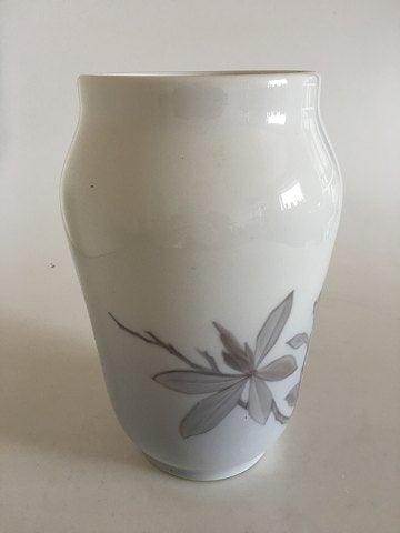 Royal Copenhagen Art Nouveau Vase No 845/1217 Med Blå Blomstermotiv - Danam Antik