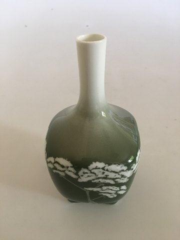 Royal Copenhagen Art Nouveau Vessel Vase No. 439/135 med Skærmblomst dekoration - Danam Antik