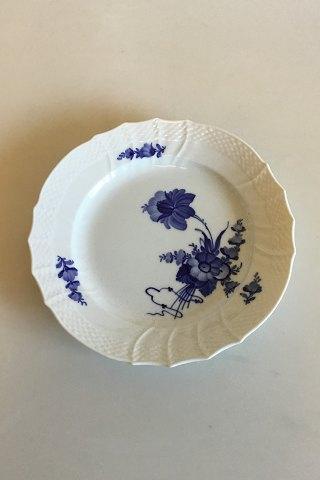 Royal Copenhagen Blå Blomst Svejfet Frokosttallerken No 1623 - Danam Antik