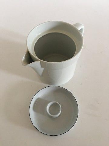 Royal Copenhagen "Blåkant" Kaffekande No. 3058 - Danam Antik