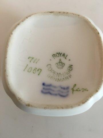 Royal Copenhagen Brun Iris Lille Beholder / Cigaret Bæger No 1057 - Danam Antik