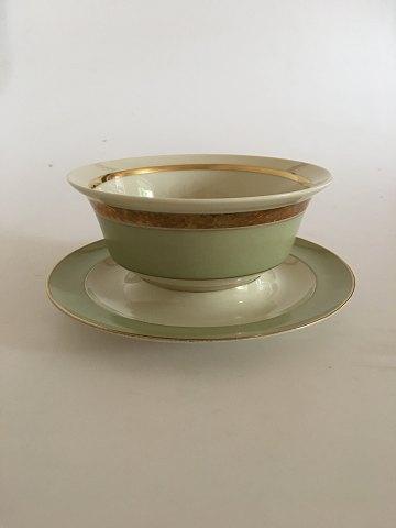 Royal Copenhagen "Dagmar" Sovseskål med Påsat Underfad No. 9580 - Danam Antik