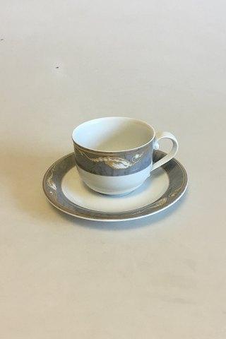 Royal Copenhagen Grå Magnolia Kaffekop med underkop No 072+073 - Danam Antik